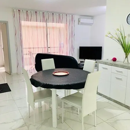 Apartment T3 Renove Avec Climatisation, Terrasse, Wifi, Ascenseur Et Parking A 2 Min Des Thermes - Fr-1-703-112 Amelie-les-Bains-Palalda